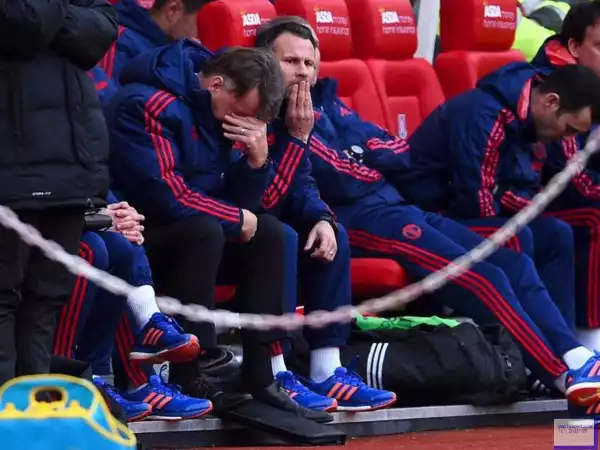 Stoke vs Manchester United match report: Louis van Gaal left fighting for his job after latest defeat